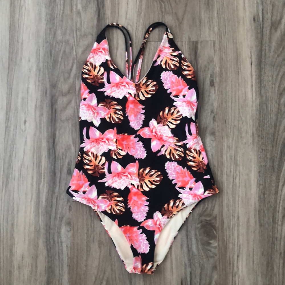 🏖NWOT VANILLA/BEACH Floral Swim Suit